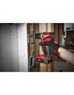 Perceuse Visseuse COMPACT 18V 2Ah | M18 CBLDD-202C - 4933464317 - Milwaukee | IFD Outillage -Promos Perceuse - Visseuse Boutique perceuse visseuse compact 18v 2ah m18 cbldd 202c 4933464317 milwaukee 4